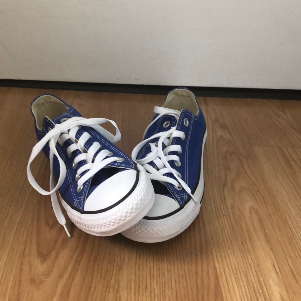 Blue low rise converse